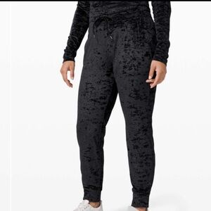 Lululemon Ready to Crush Jogger
Black size 6